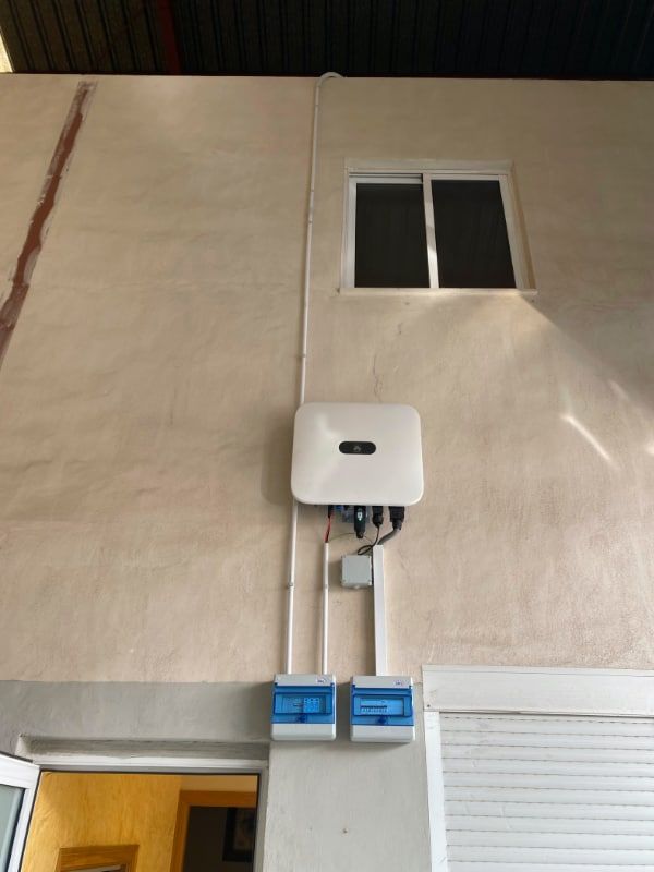 Instalación placas solares Levalim Servicios