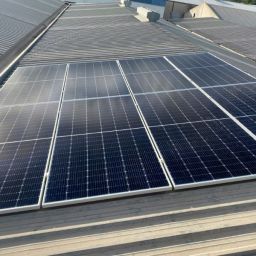 Instalación placas solares Levalim Servicios